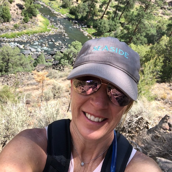 Meet your Posher, Tisha - Picture 2 of 2